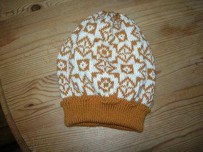 The yellow and white hat