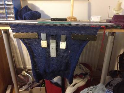 Knitting the back